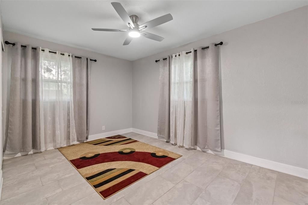For Sale: $335,000 (4 beds, 2 baths, 1183 Square Feet)