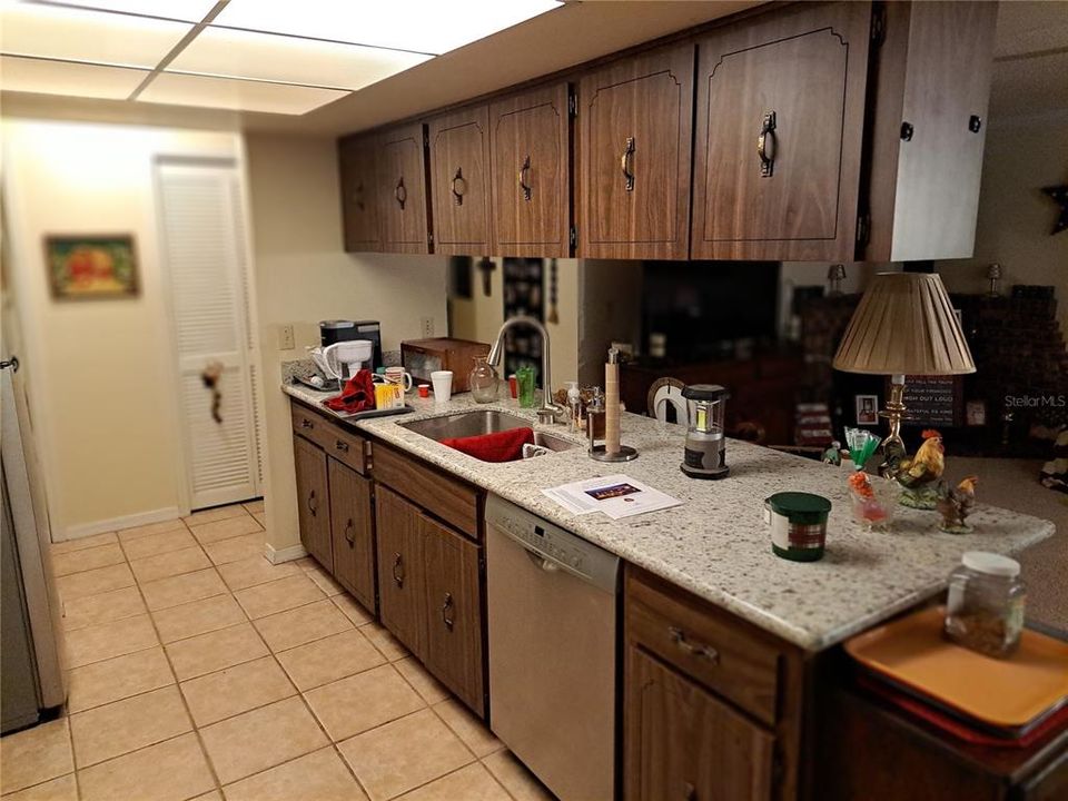 For Sale: $300,000 (3 beds, 2 baths, 1835 Square Feet)