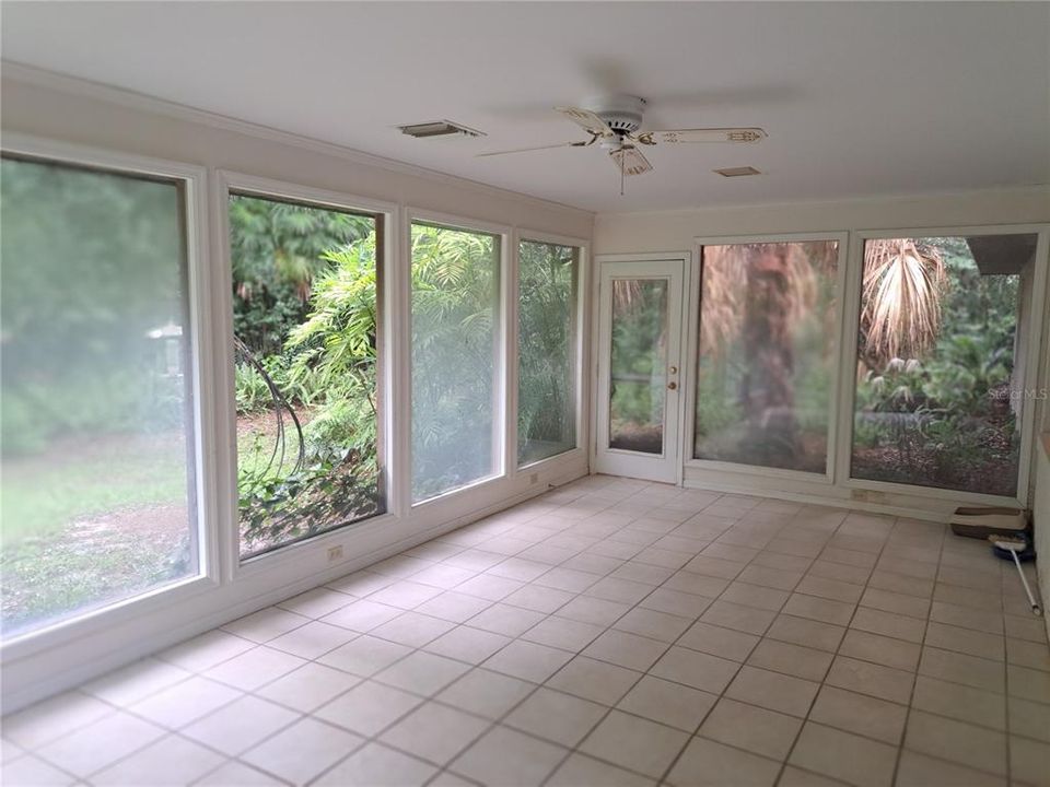 For Sale: $295,000 (3 beds, 2 baths, 1835 Square Feet)
