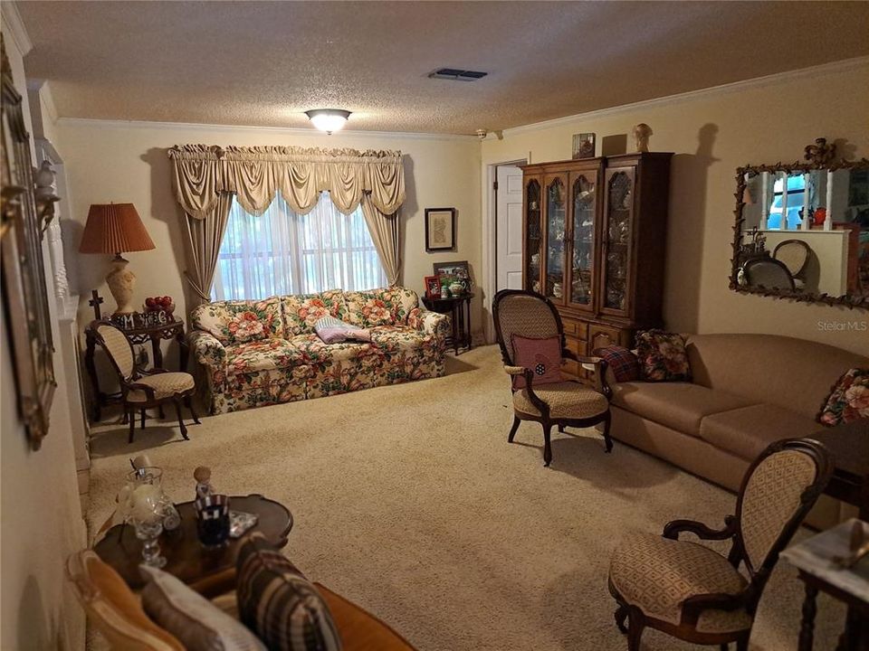 For Sale: $300,000 (3 beds, 2 baths, 1835 Square Feet)