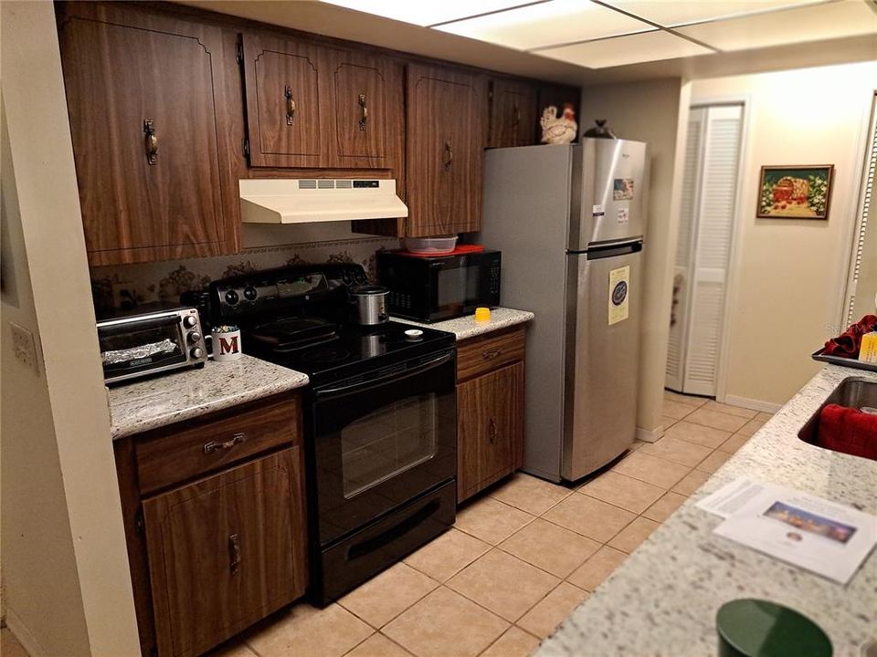 For Sale: $300,000 (3 beds, 2 baths, 1835 Square Feet)