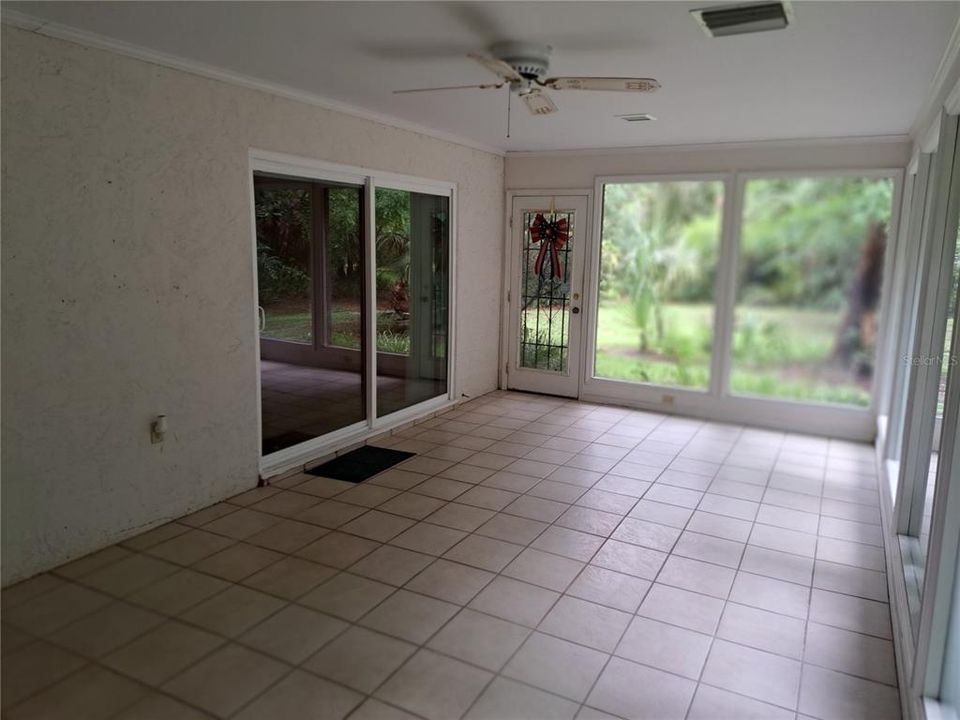 For Sale: $295,000 (3 beds, 2 baths, 1835 Square Feet)