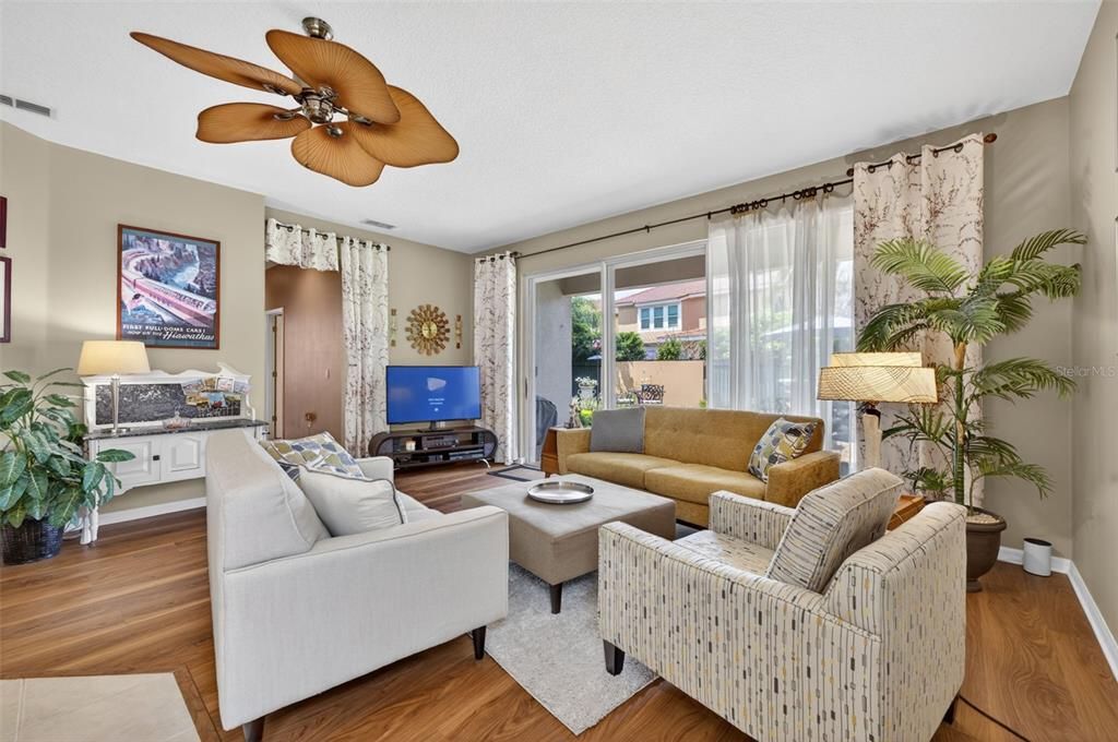 Active With Contract: $520,000 (4 beds, 2 baths, 2236 Square Feet)
