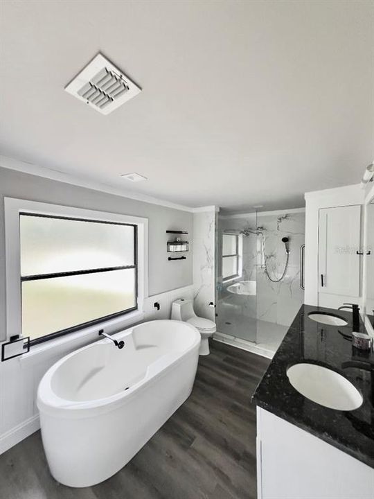На продажу: $399,000 (4 спален, 2 ванн, 1900 Квадратных фут)