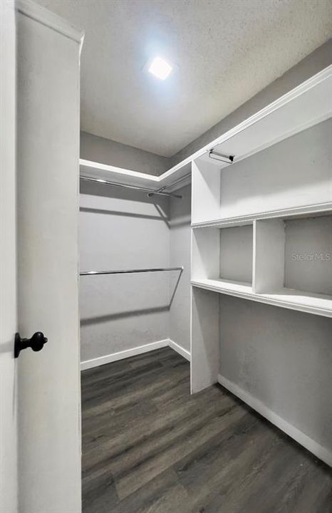 На продажу: $399,000 (4 спален, 2 ванн, 1900 Квадратных фут)