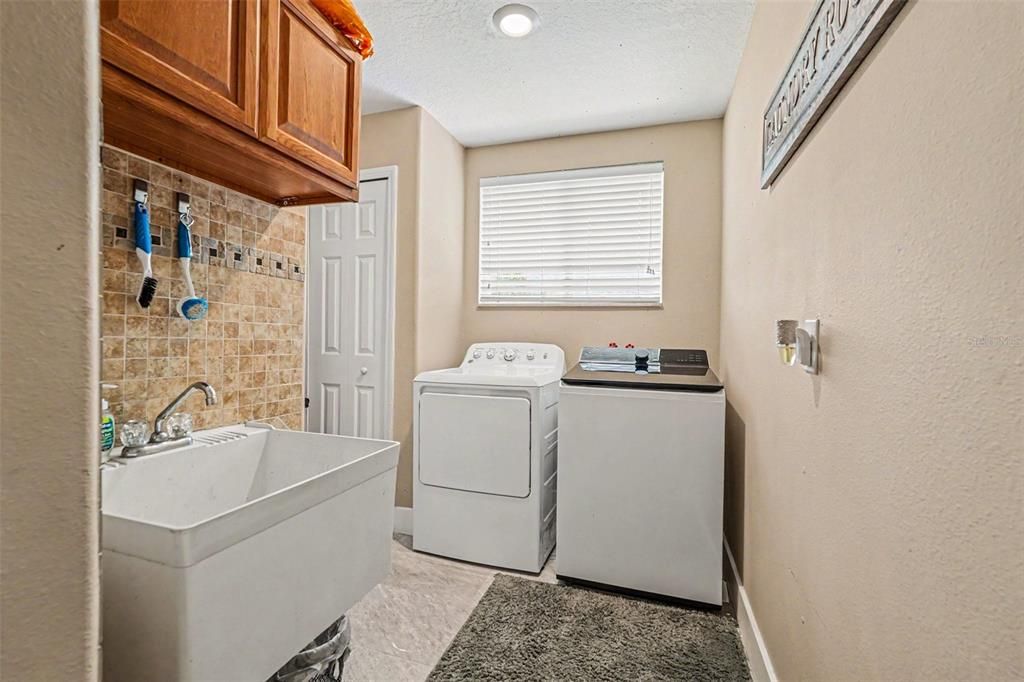 For Sale: $575,000 (4 beds, 2 baths, 3300 Square Feet)