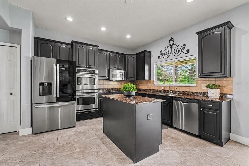 For Sale: $575,000 (4 beds, 2 baths, 3300 Square Feet)