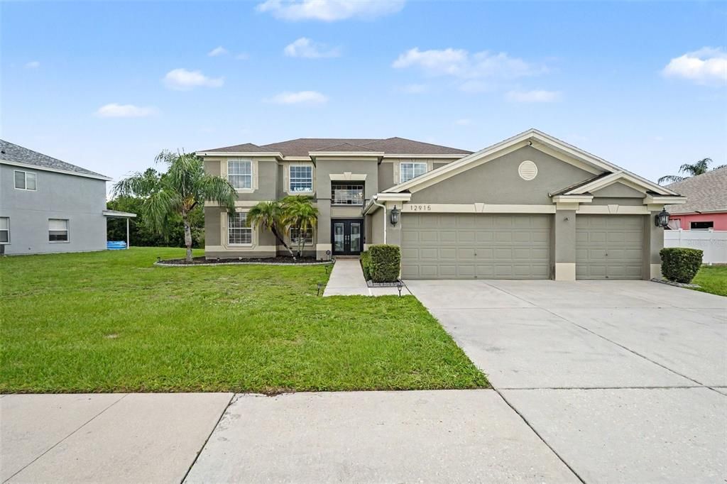 For Sale: $575,000 (4 beds, 2 baths, 3300 Square Feet)
