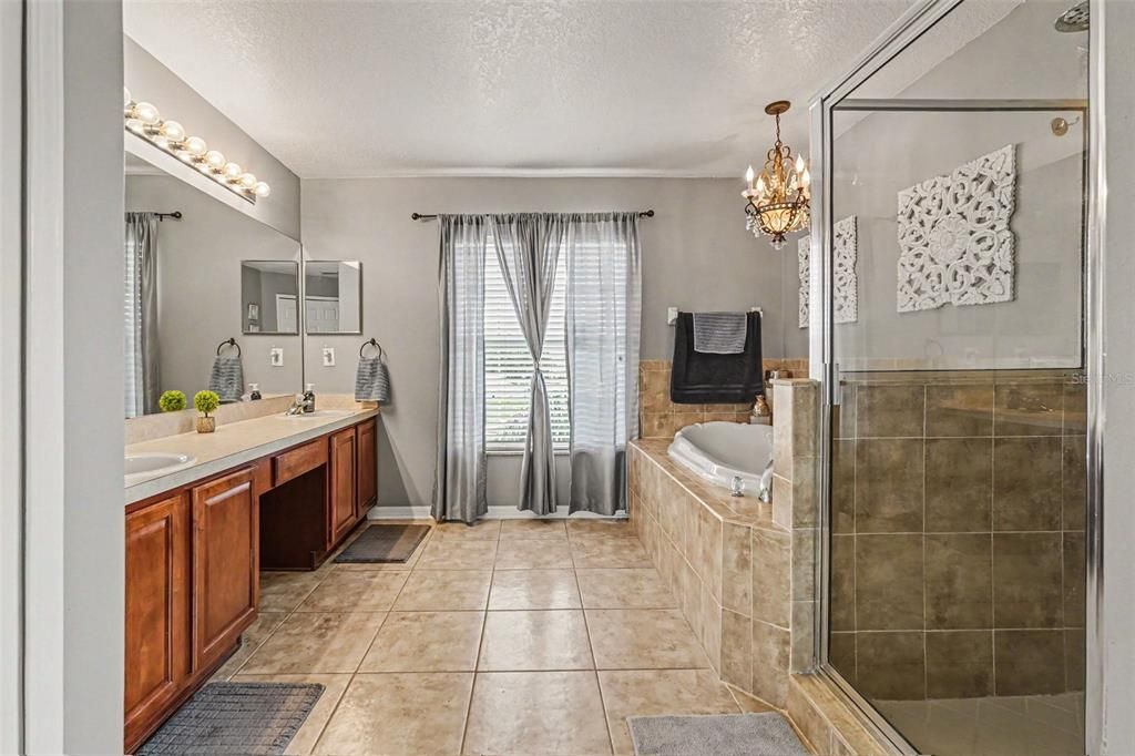 For Sale: $575,000 (4 beds, 2 baths, 3300 Square Feet)