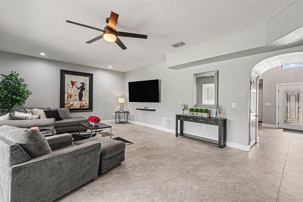 For Sale: $575,000 (4 beds, 2 baths, 3300 Square Feet)