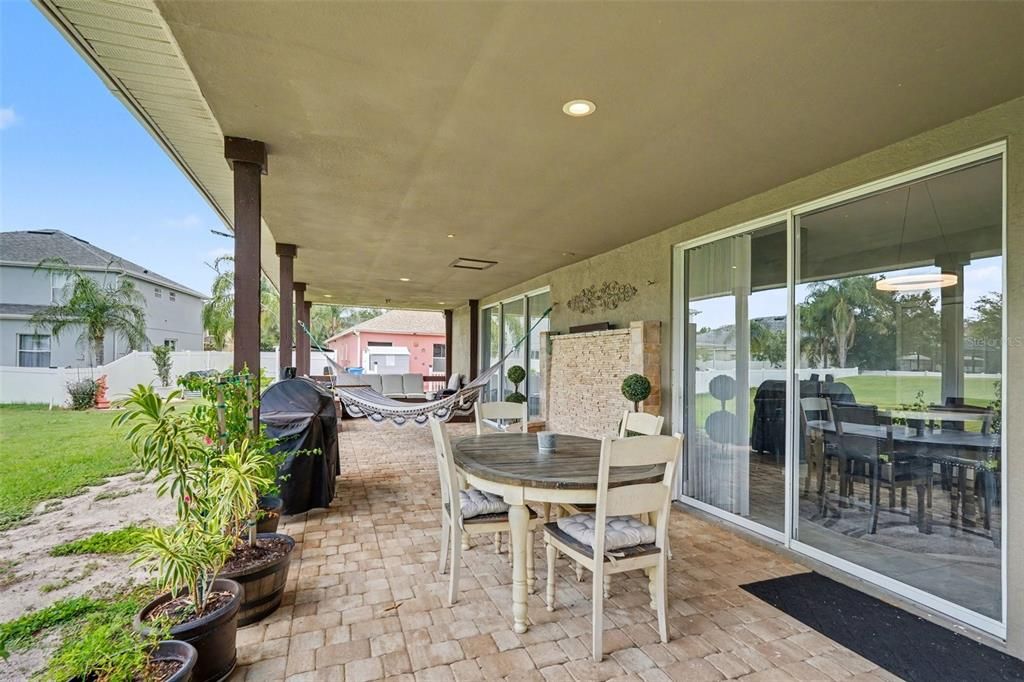 For Sale: $575,000 (4 beds, 2 baths, 3300 Square Feet)