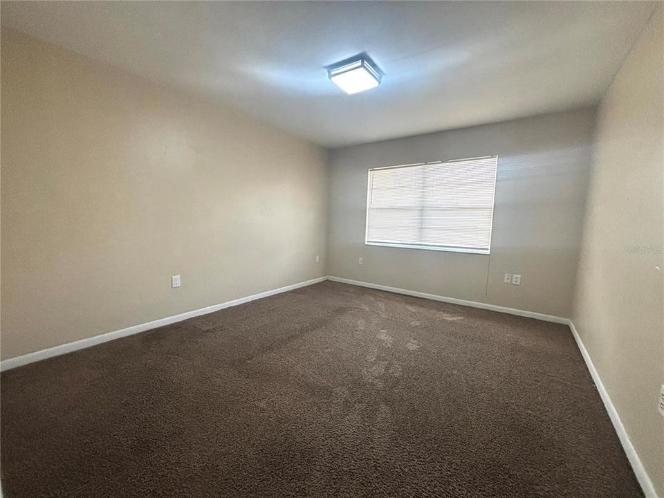 For Rent: $1,300 (2 beds, 1 baths, 850 Square Feet)
