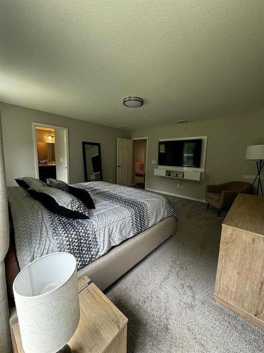 For Sale: $330,000 (4 beds, 2 baths, 1545 Square Feet)