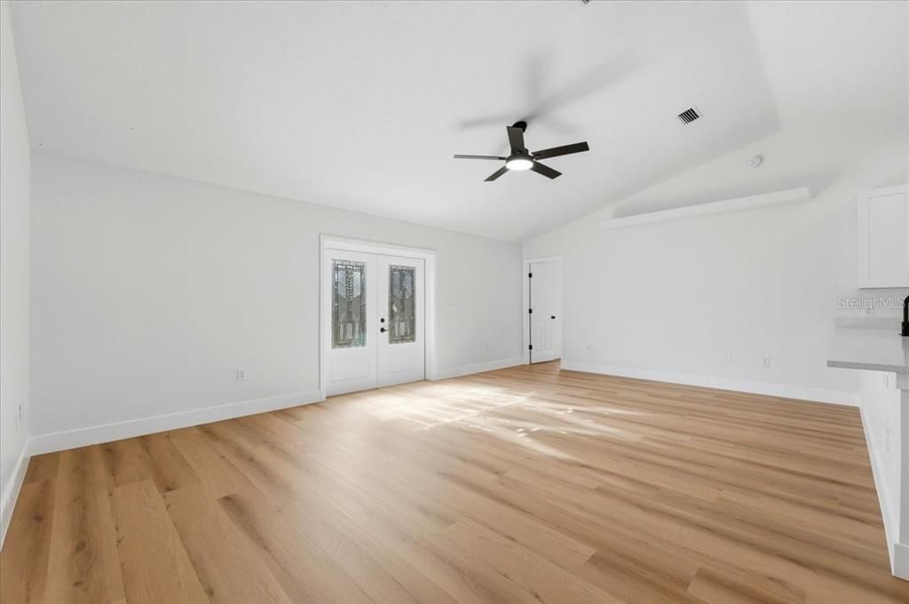 En Venta: $369,999 (3 camas, 2 baños, 1389 Pies cuadrados)