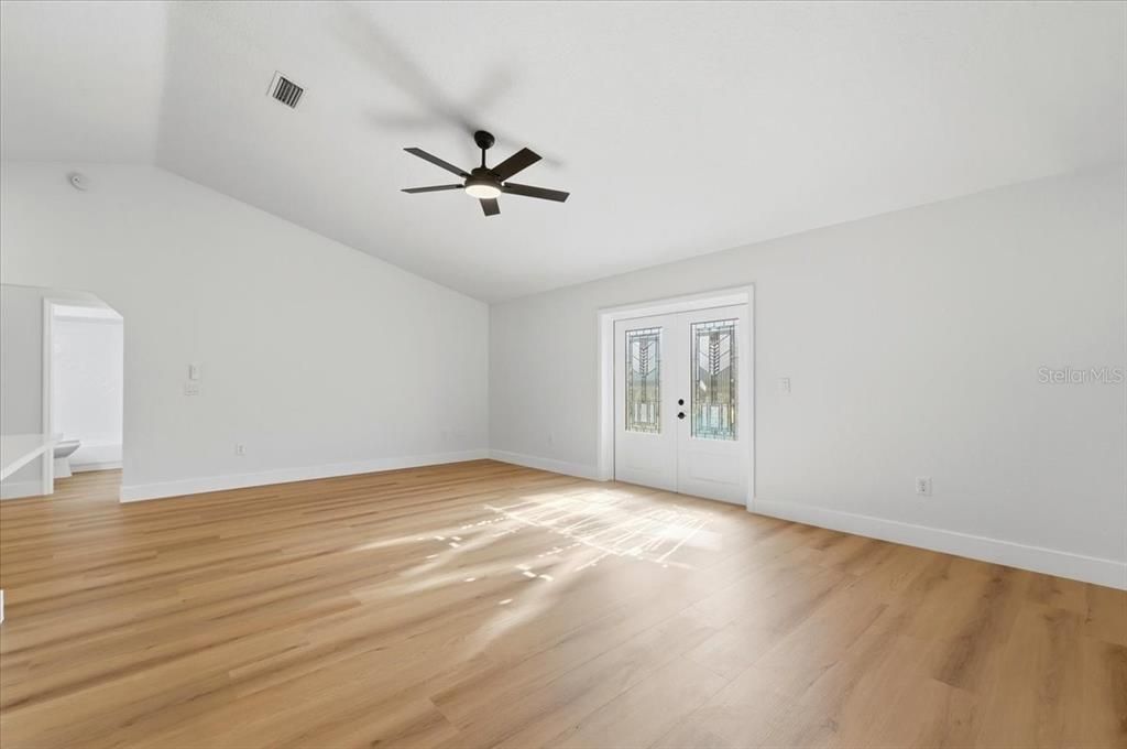 En Venta: $369,999 (3 camas, 2 baños, 1389 Pies cuadrados)
