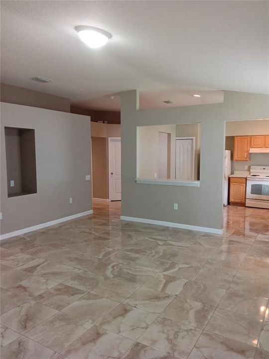 For Rent: $2,200 (3 beds, 2 baths, 1871 Square Feet)