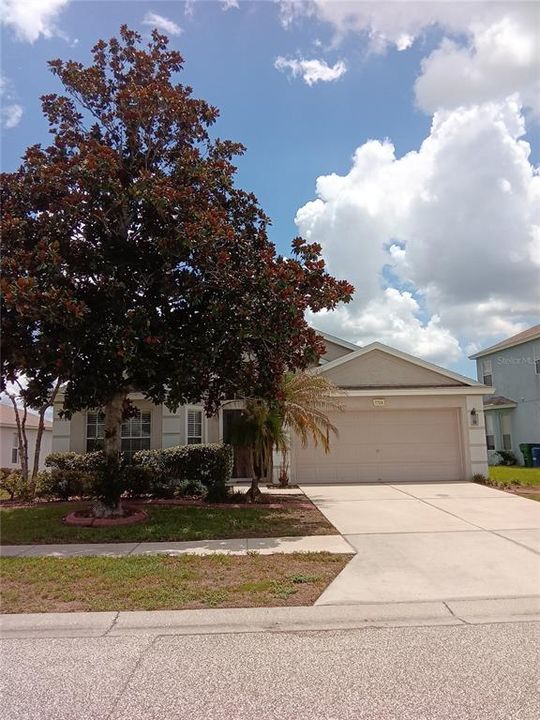 For Rent: $2,200 (3 beds, 2 baths, 1871 Square Feet)