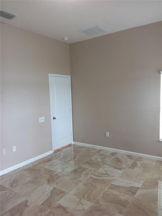 For Rent: $2,200 (3 beds, 2 baths, 1871 Square Feet)