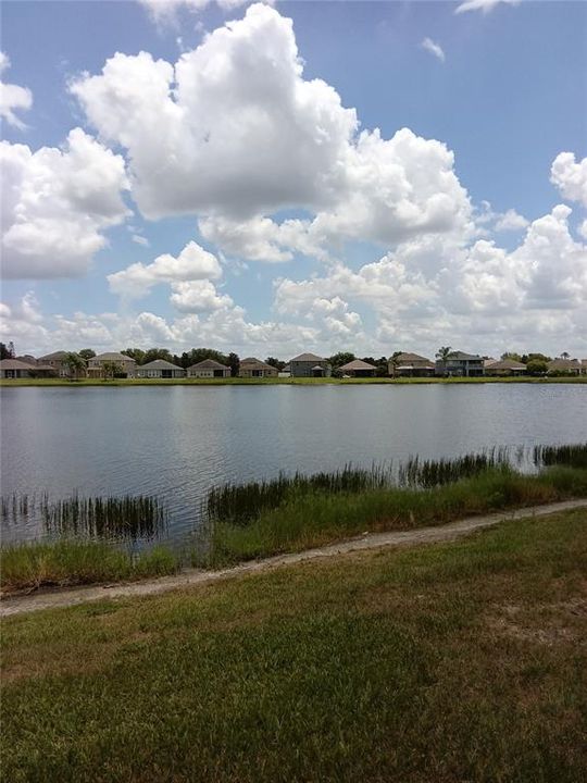 For Rent: $2,200 (3 beds, 2 baths, 1871 Square Feet)