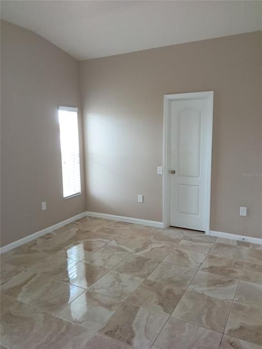 For Rent: $2,200 (3 beds, 2 baths, 1871 Square Feet)