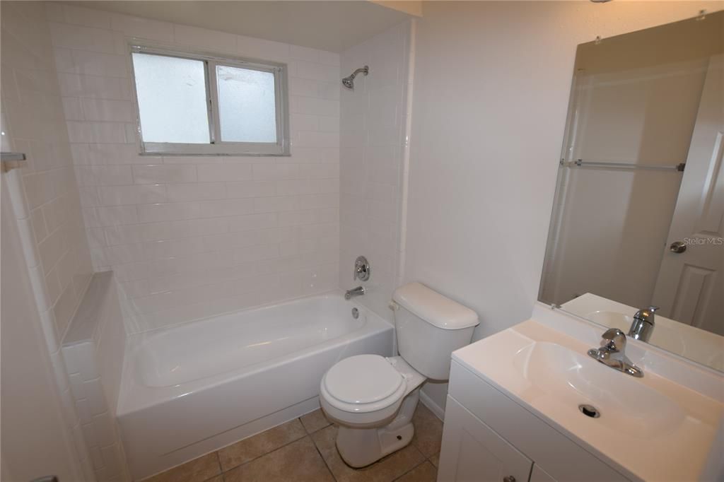 For Rent: $1,400 (2 beds, 1 baths, 845 Square Feet)