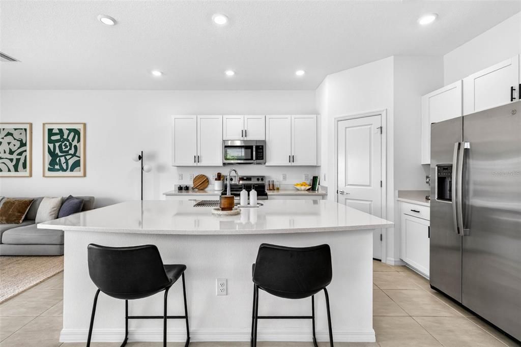 For Sale: $315,000 (3 beds, 2 baths, 1555 Square Feet)