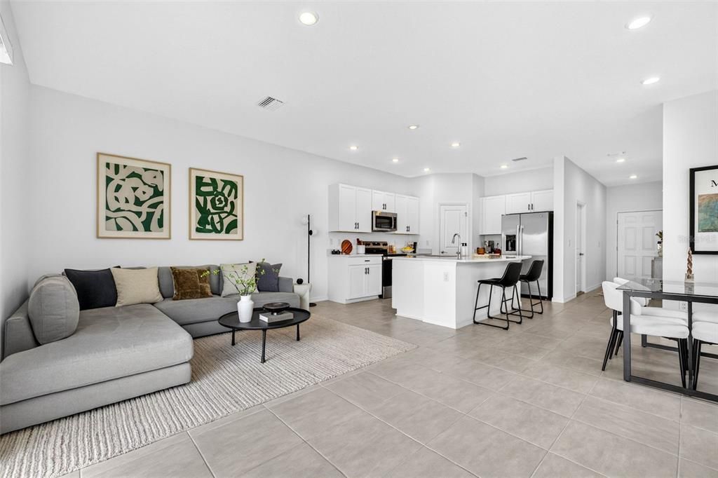 For Sale: $315,000 (3 beds, 2 baths, 1555 Square Feet)