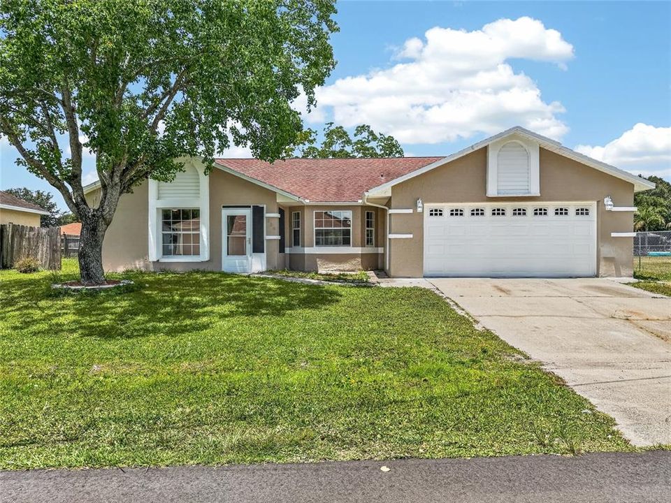 For Sale: $320,000 (4 beds, 2 baths, 1890 Square Feet)