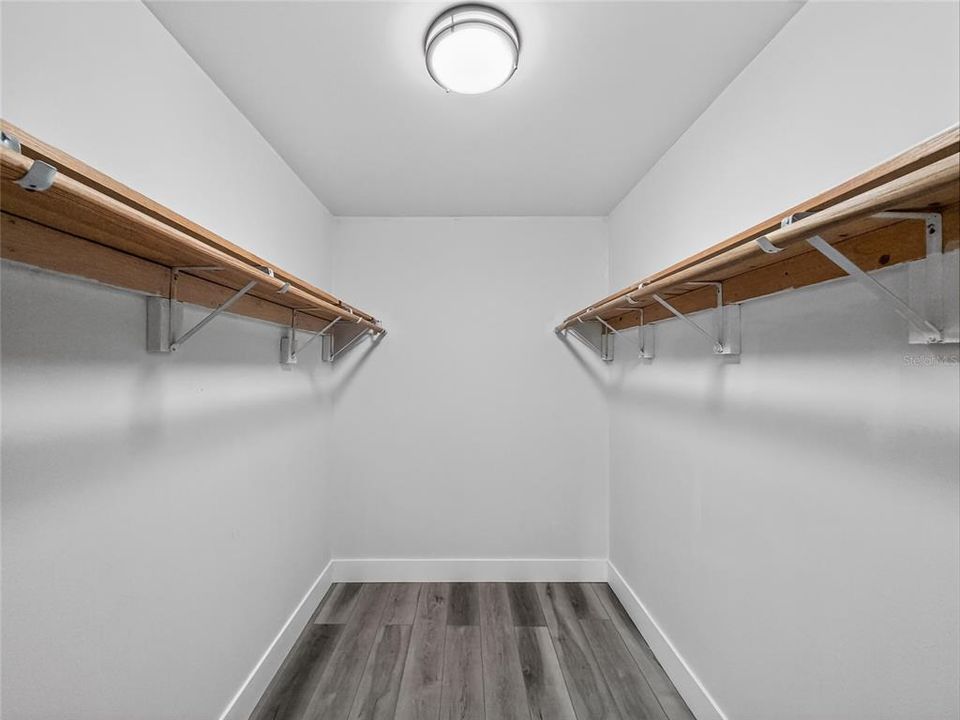 For Sale: $320,000 (4 beds, 2 baths, 1890 Square Feet)