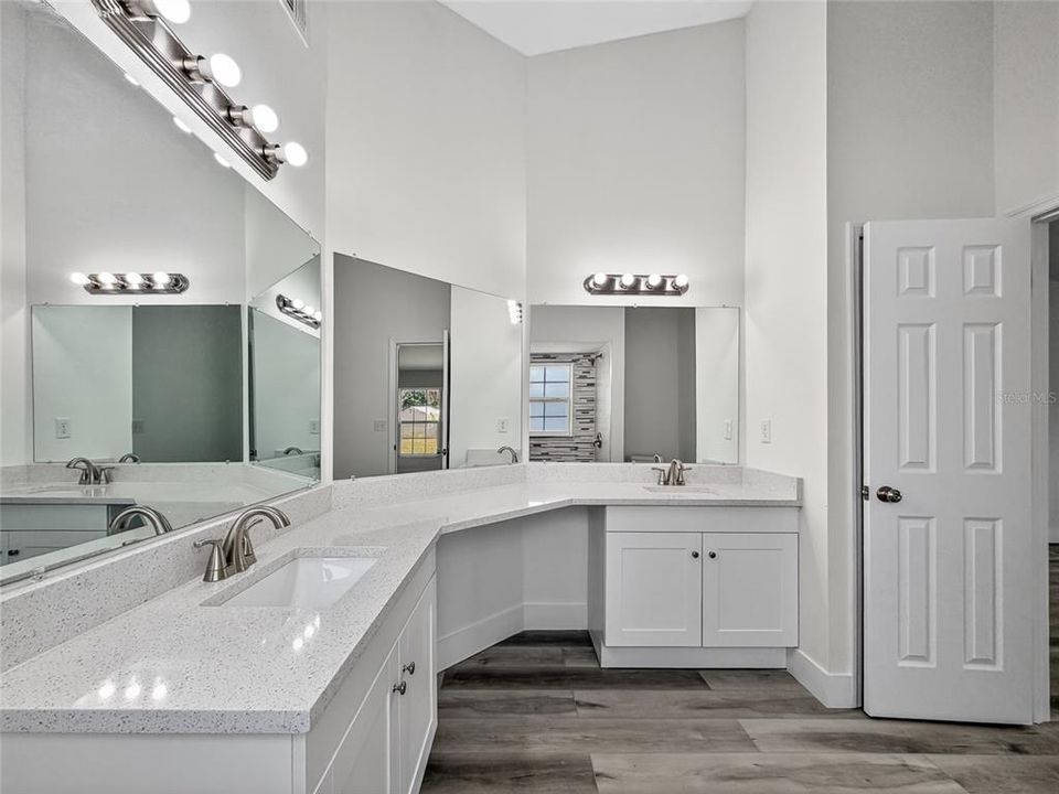 For Sale: $320,000 (4 beds, 2 baths, 1890 Square Feet)