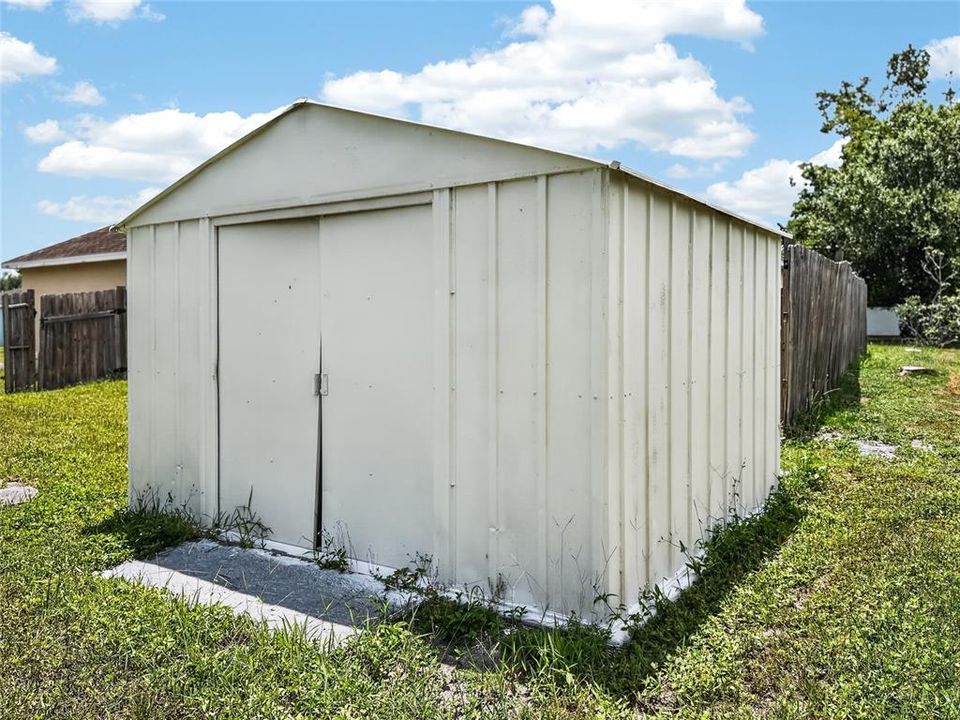 For Sale: $320,000 (4 beds, 2 baths, 1890 Square Feet)