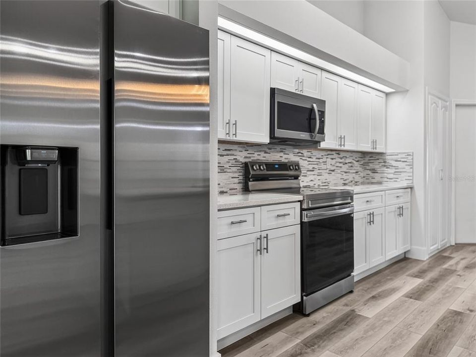 For Sale: $320,000 (4 beds, 2 baths, 1890 Square Feet)