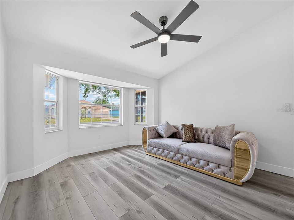 For Sale: $320,000 (4 beds, 2 baths, 1890 Square Feet)