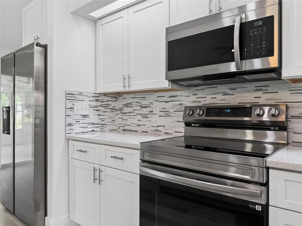 For Sale: $320,000 (4 beds, 2 baths, 1890 Square Feet)