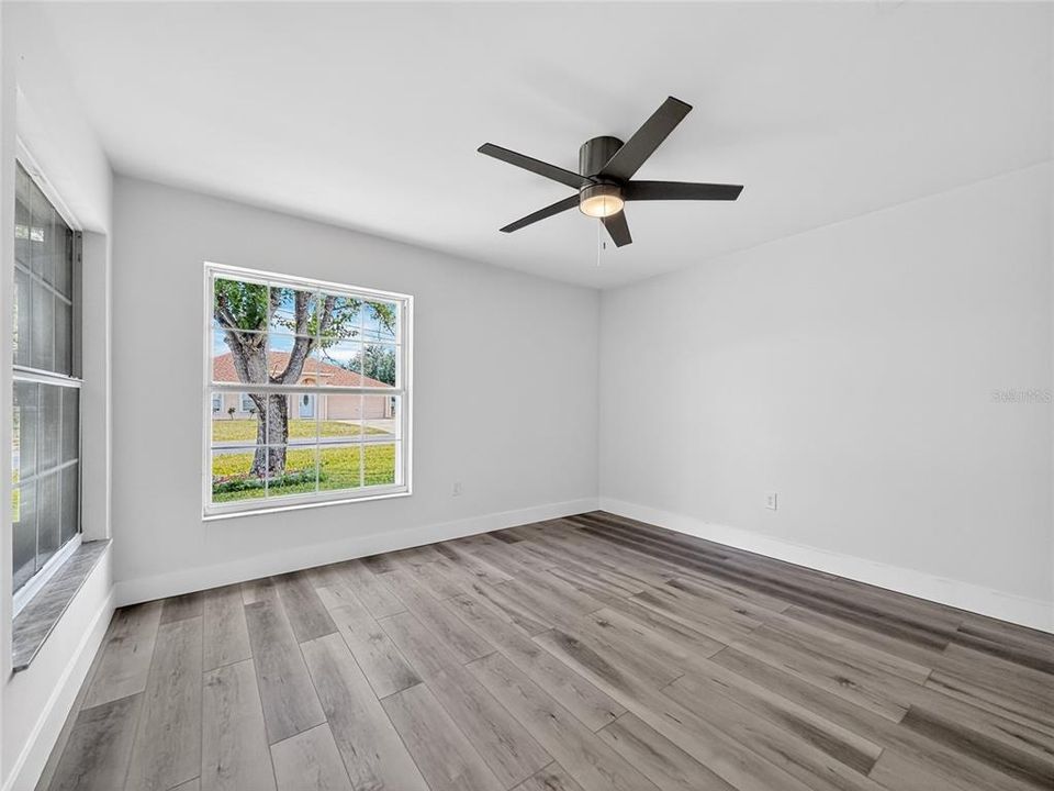 For Sale: $320,000 (4 beds, 2 baths, 1890 Square Feet)