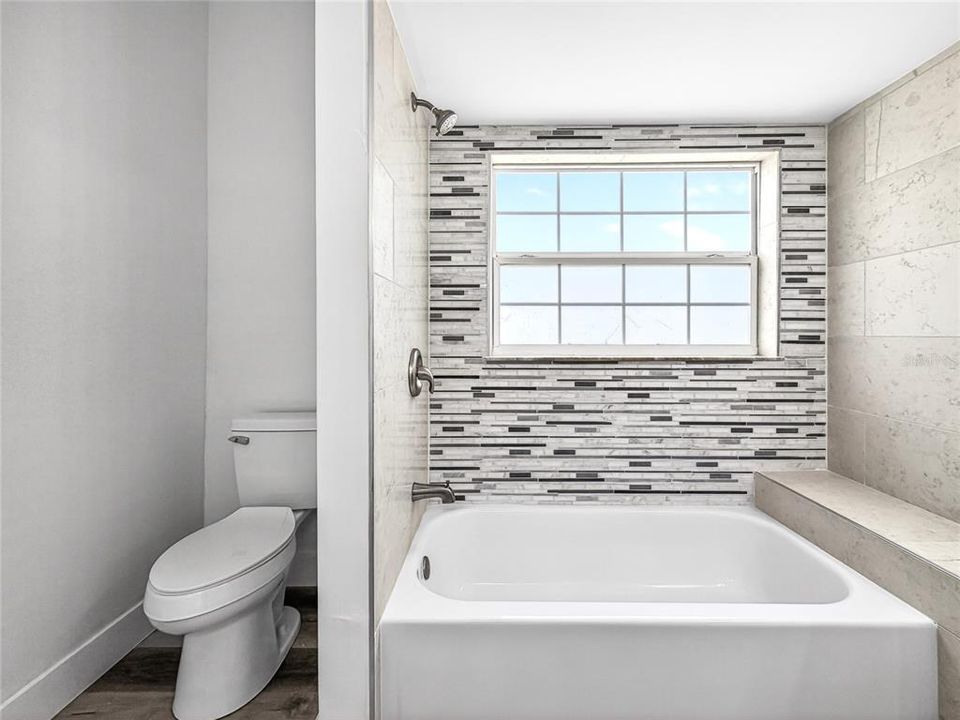 For Sale: $320,000 (4 beds, 2 baths, 1890 Square Feet)