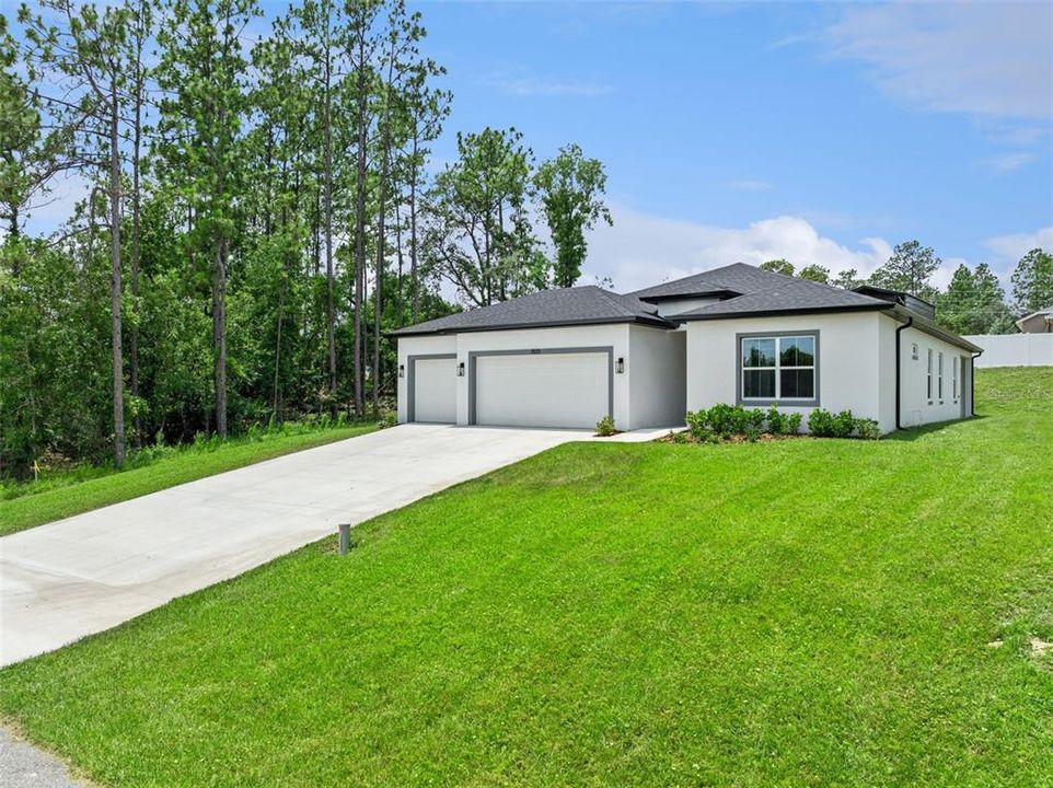 For Sale: $329,900 (4 beds, 3 baths, 1990 Square Feet)