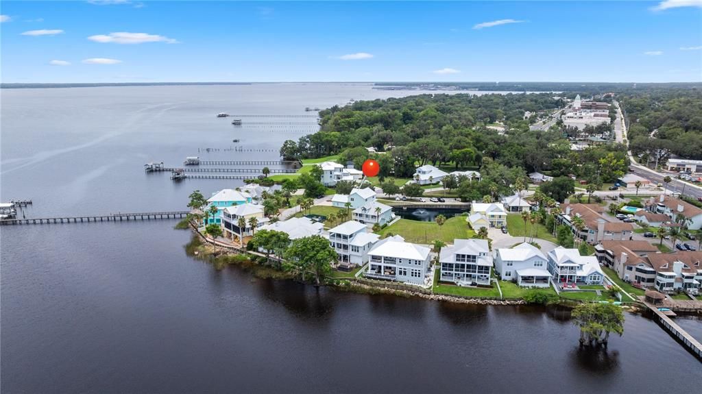 For Sale: $699,900 (5 beds, 3 baths, 2540 Square Feet)