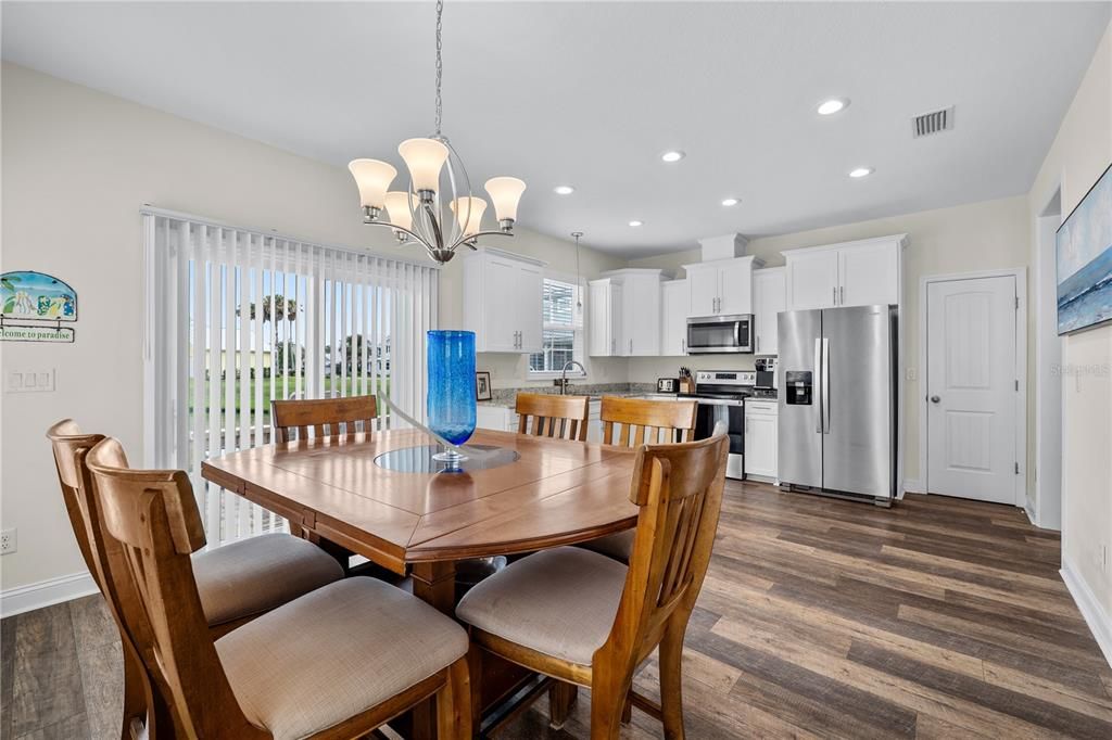 For Sale: $699,900 (5 beds, 3 baths, 2540 Square Feet)
