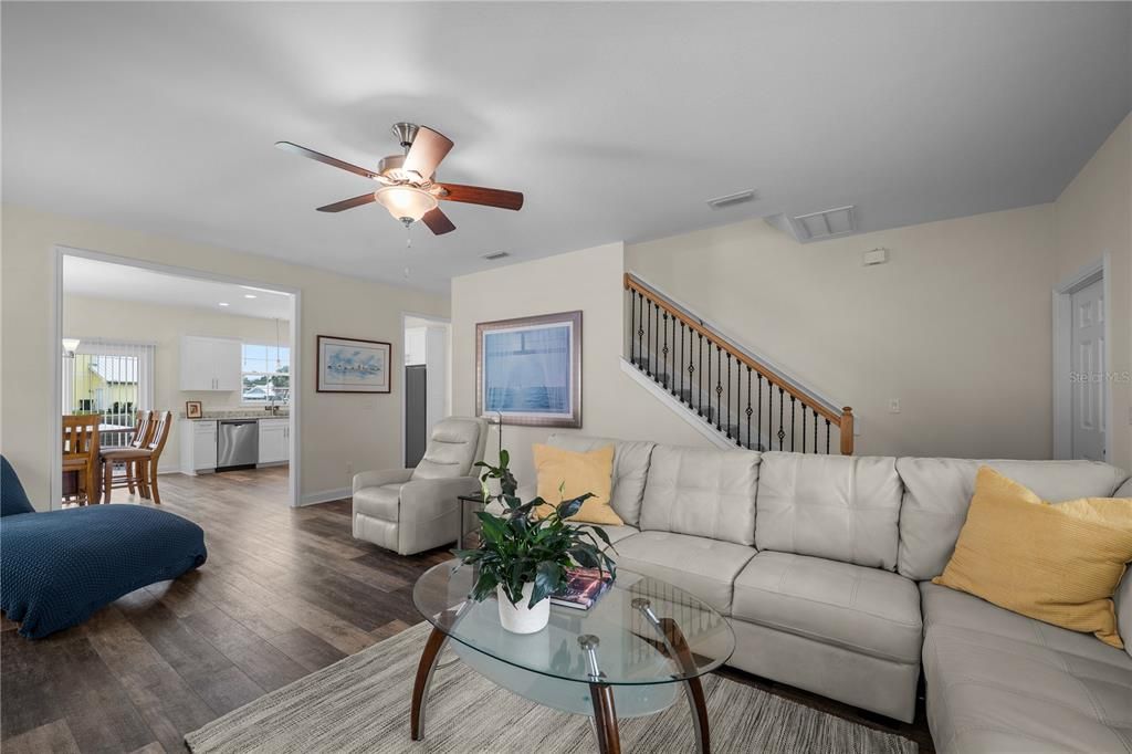 For Sale: $699,900 (5 beds, 3 baths, 2540 Square Feet)