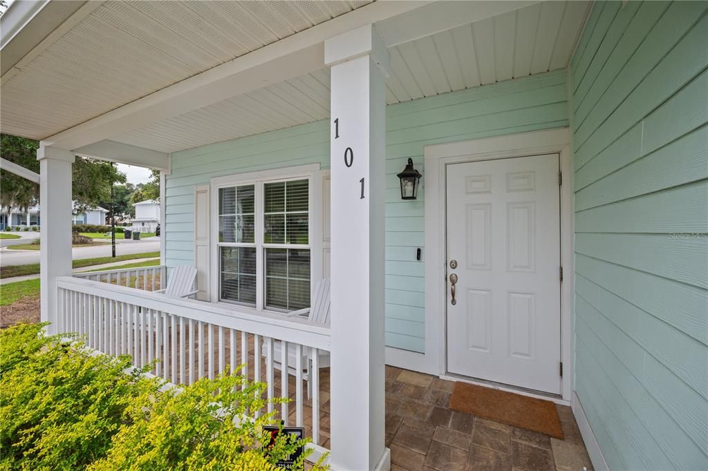 For Sale: $699,900 (5 beds, 3 baths, 2540 Square Feet)