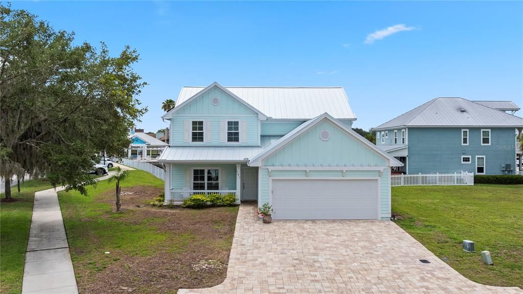 For Sale: $699,900 (5 beds, 3 baths, 2540 Square Feet)