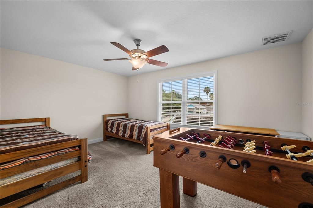 For Sale: $699,900 (5 beds, 3 baths, 2540 Square Feet)