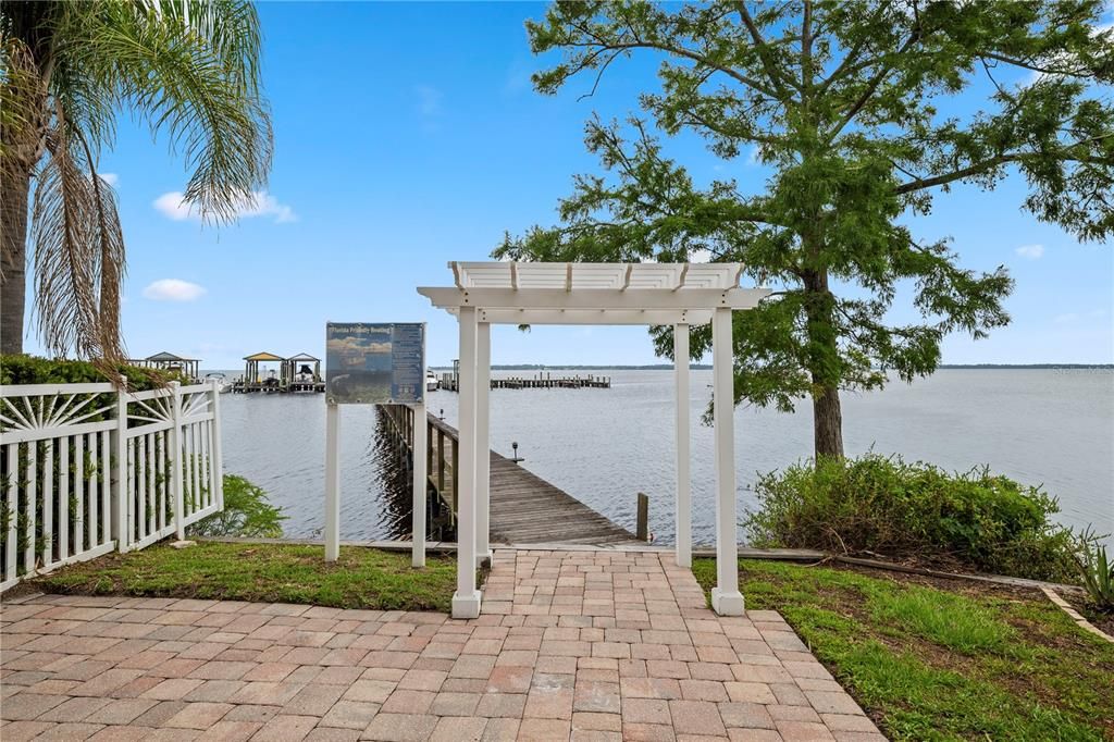 For Sale: $699,900 (5 beds, 3 baths, 2540 Square Feet)