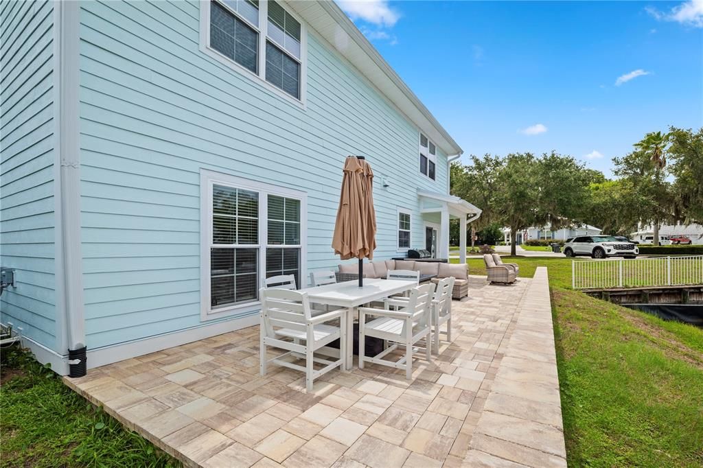 For Sale: $699,900 (5 beds, 3 baths, 2540 Square Feet)