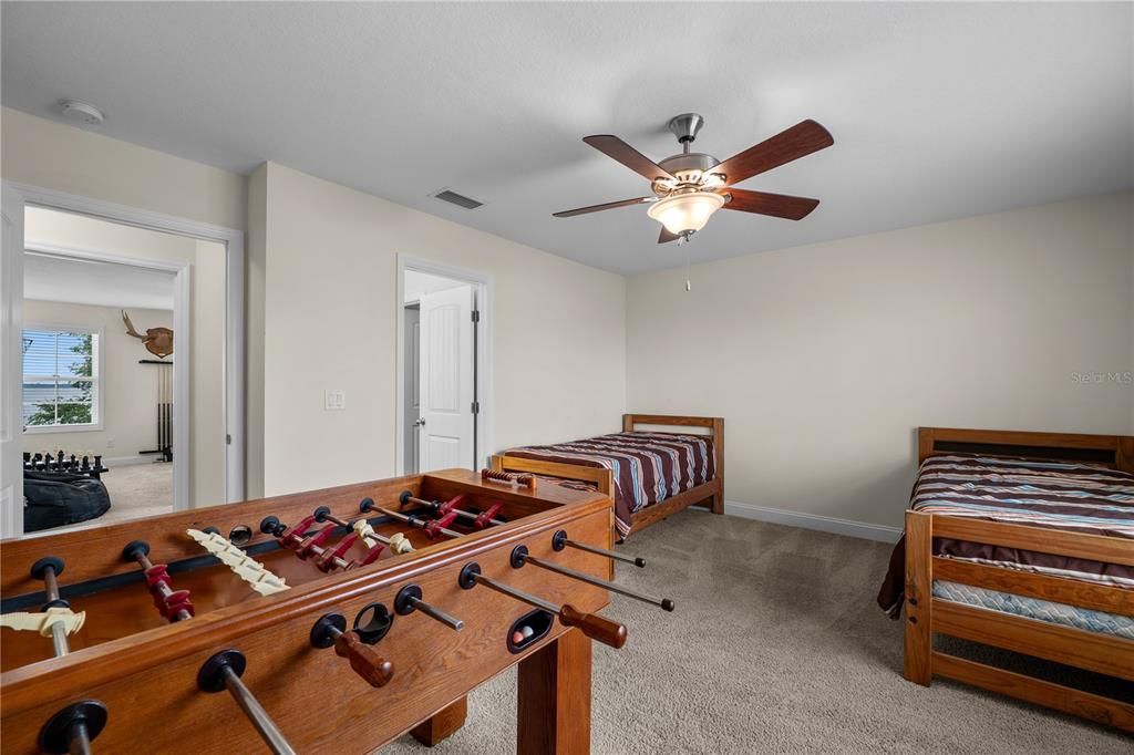 For Sale: $699,900 (5 beds, 3 baths, 2540 Square Feet)