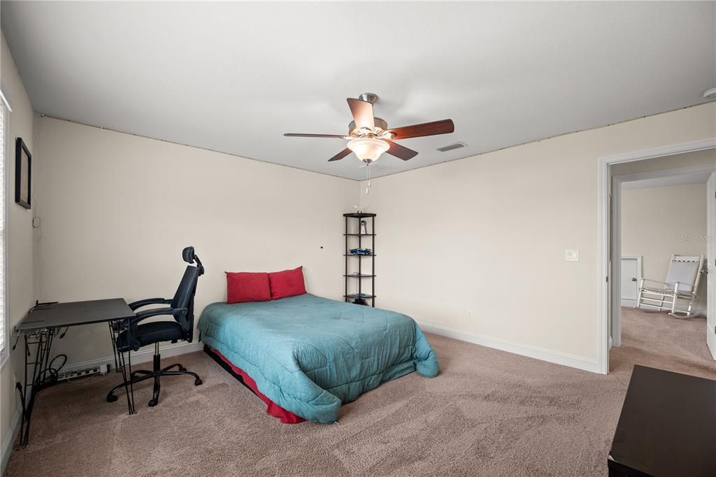 For Sale: $699,900 (5 beds, 3 baths, 2540 Square Feet)