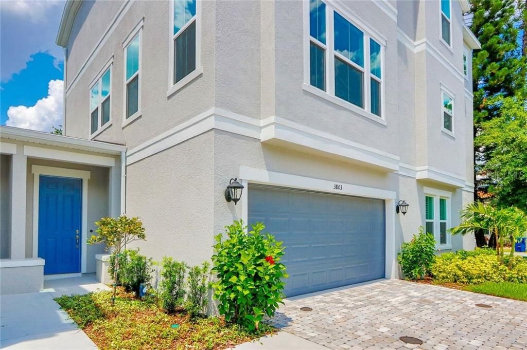 For Rent: $4,500 (3 beds, 3 baths, 1818 Square Feet)