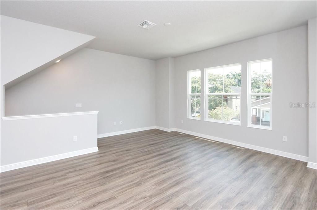 For Rent: $4,500 (3 beds, 3 baths, 1818 Square Feet)