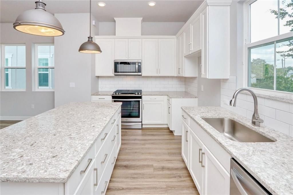 For Rent: $4,500 (3 beds, 3 baths, 1818 Square Feet)